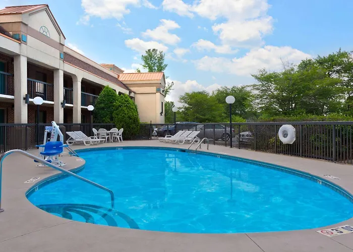 Super 8 By Wyndham Huntersville/Charlotte Area