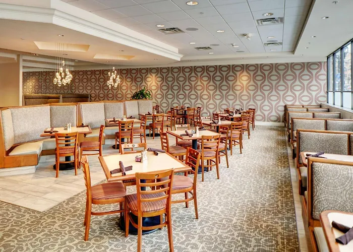 Doubletree By Hilton Milwaukee Downtown