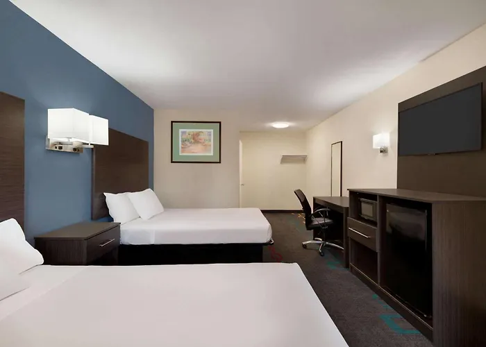 Days Inn By Wyndham Lawton