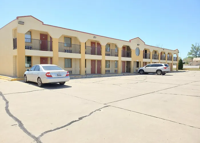 Red Roof Inn Shamrock