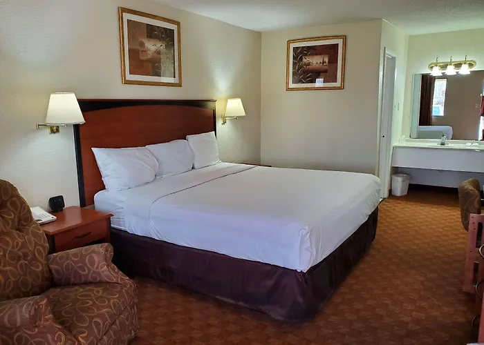 Red Roof Inn Shamrock