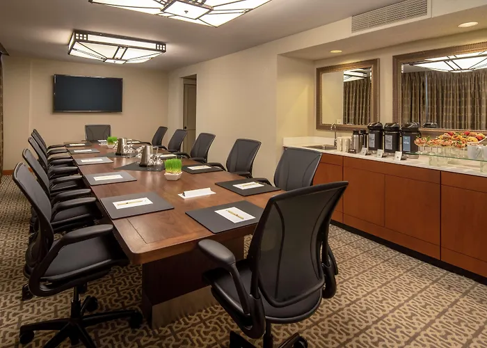 Doubletree Suites By Hilton Seattle Airport/Southcenter