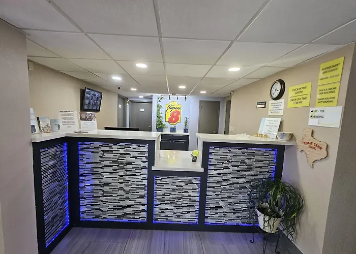 Super 8 By Wyndham Buffalo