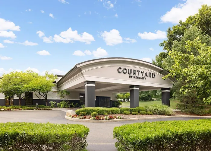 Courtyard By Marriott Montvale