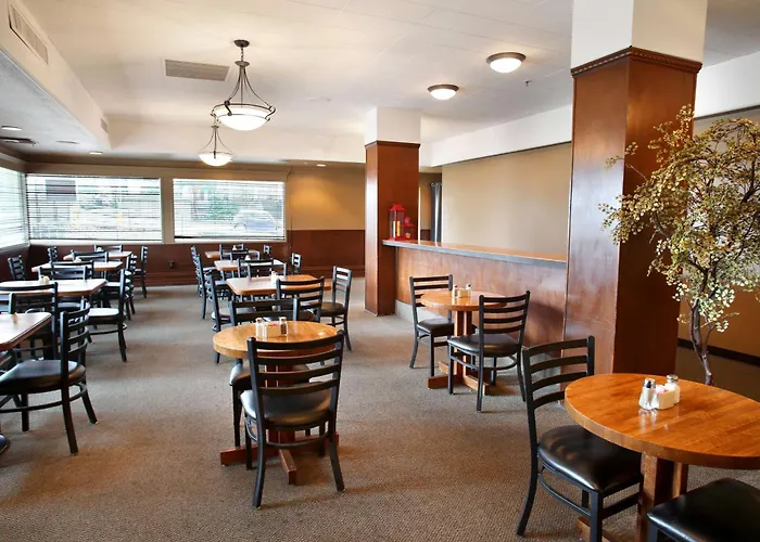Red Lion Inn & Suites Olympia, Governor Hotel