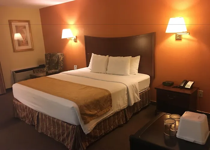Days Inn & Suites By Wyndham Red Rock-Gallup