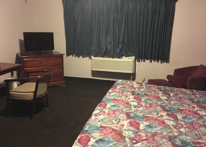 Rapids Inn & Suites