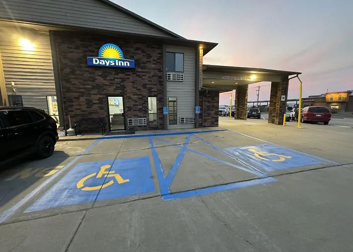 Days Inn By Wyndham Salina I-70