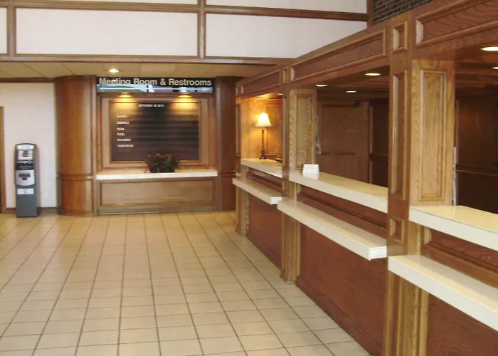 Trade Winds Central Inn