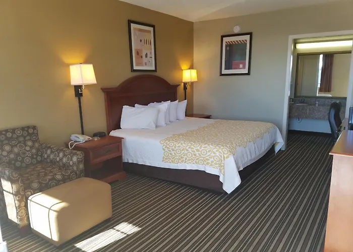 Days Inn By Wyndham Leesville