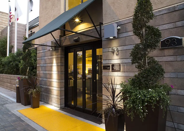 Hotel Strata