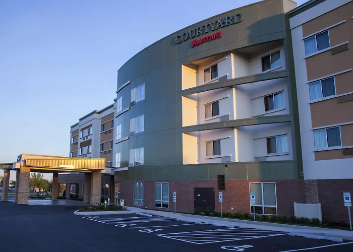 Courtyard By Marriott St. Louis St. Peters