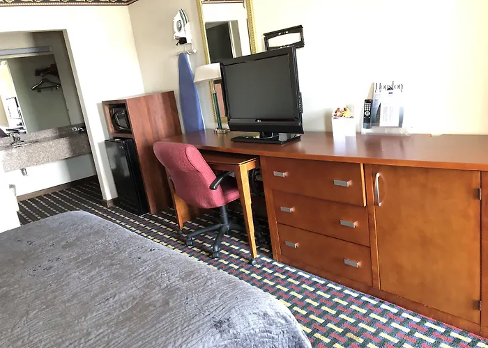 Howard Johnson By Wyndham Perry Ga