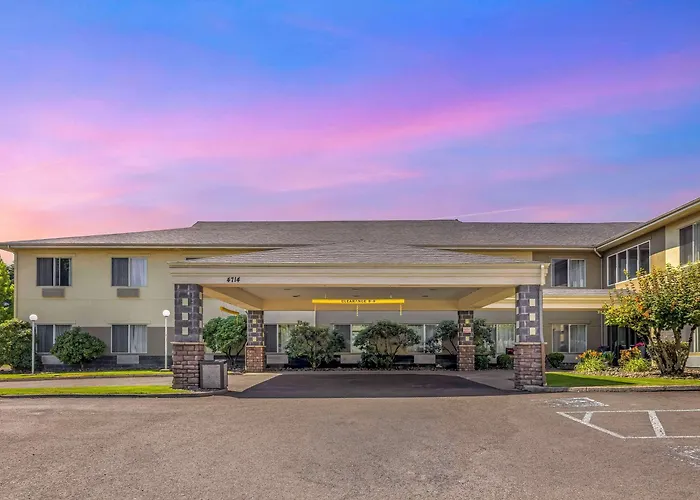 Comfort Suites Near Vancouver Mall