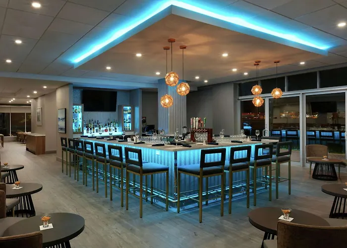Embassy Suites By Hilton Montreal Airport