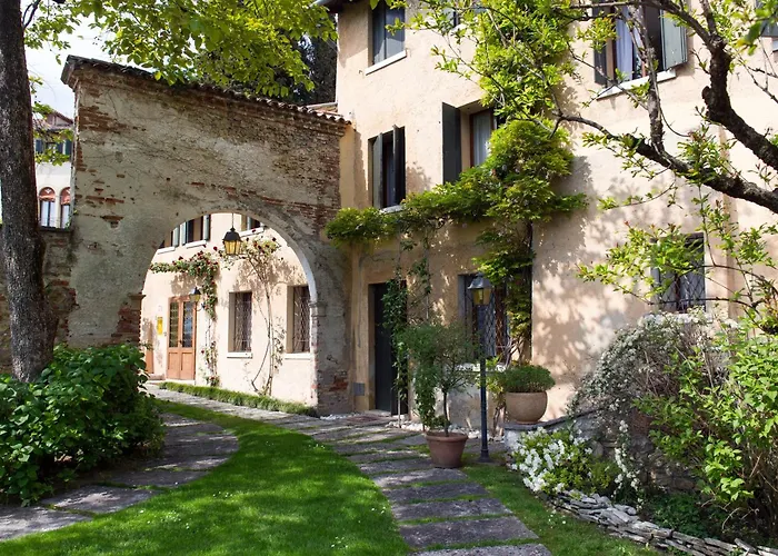 Hotel Villa Cipriani - Preferred Hotels & Resorts