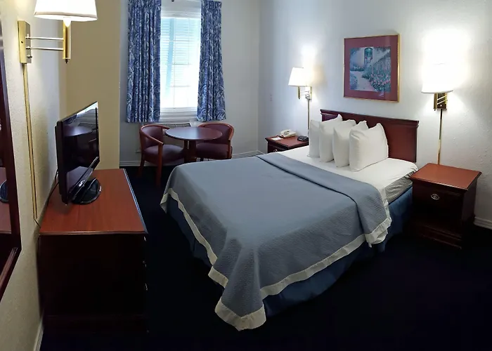 Days Inn By Wyndham Kill Devil Hills Oceanfront - Wilbur