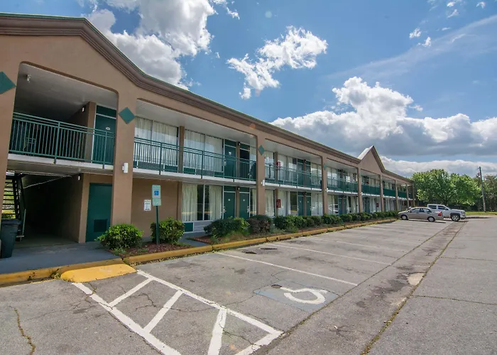 Reidsville Inn & Suites