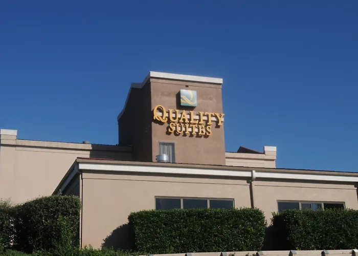 Quality Suites Morristown West