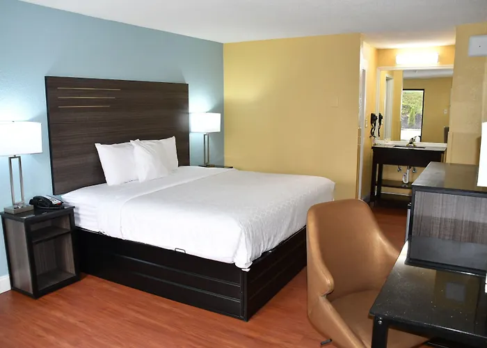 Baymont By Wyndham Macon I-75