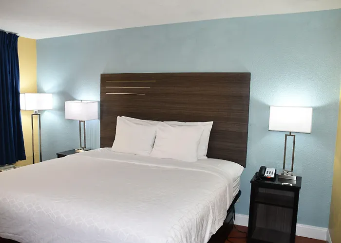 Baymont By Wyndham Macon I-75