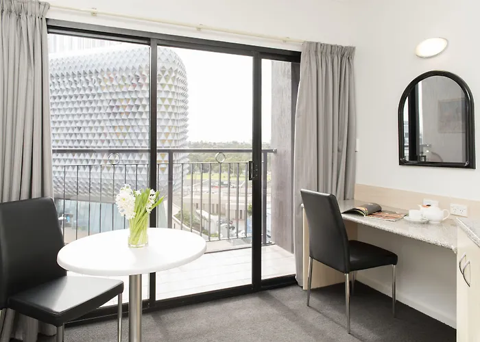 Adelaide Riviera Hotel