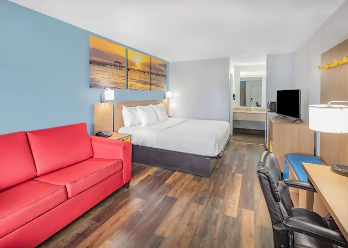 Days Inn By Wyndham Pensacola I-10