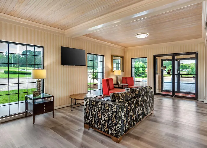 Econo Lodge Inn & Suites Philadelphia Ms