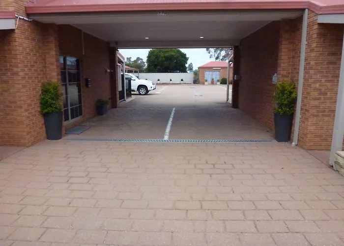 Colonial Motor Inn Bairnsdale Golden Chain Property