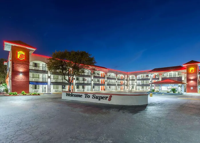 Super 8 By Wyndham Austin University/Downtown Area