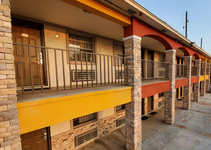Econo Lodge Inn & Suites Sealy