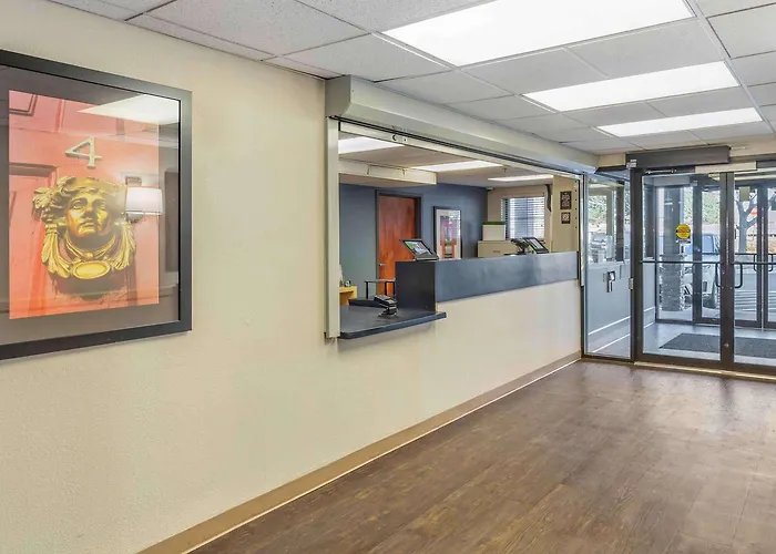 Extended Stay America Select Suites - Chicago - Downers Grove