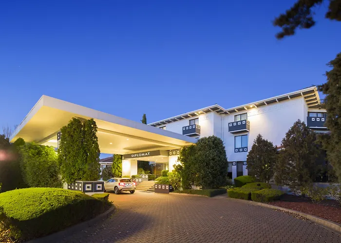 Ramada By Wyndham Diplomat Canberra