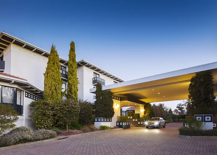 Ramada By Wyndham Diplomat Canberra