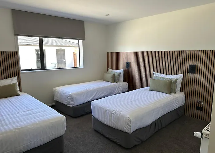 Lakes Suites