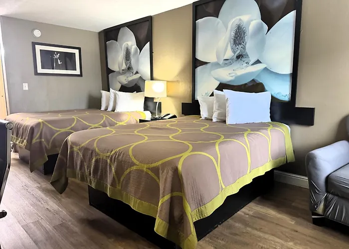 Super 8 By Wyndham Tupelo Airport