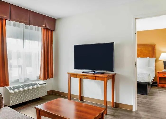Days Inn & Suites By Wyndham Sherwood Park Edmonton