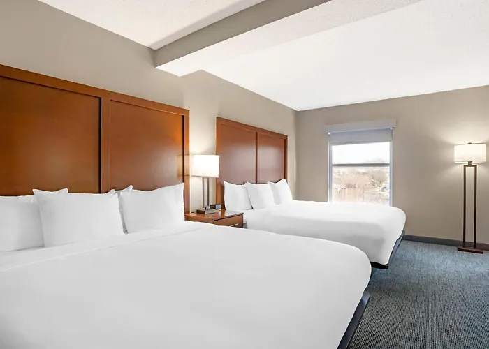 Comfort Suites Near Birkdale Village- Huntersville