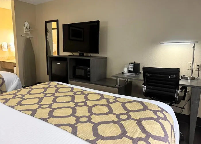 Baymont By Wyndham Tupelo