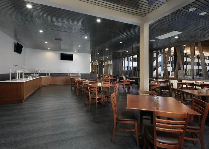 Doubletree By Hilton Manhattan, Ks