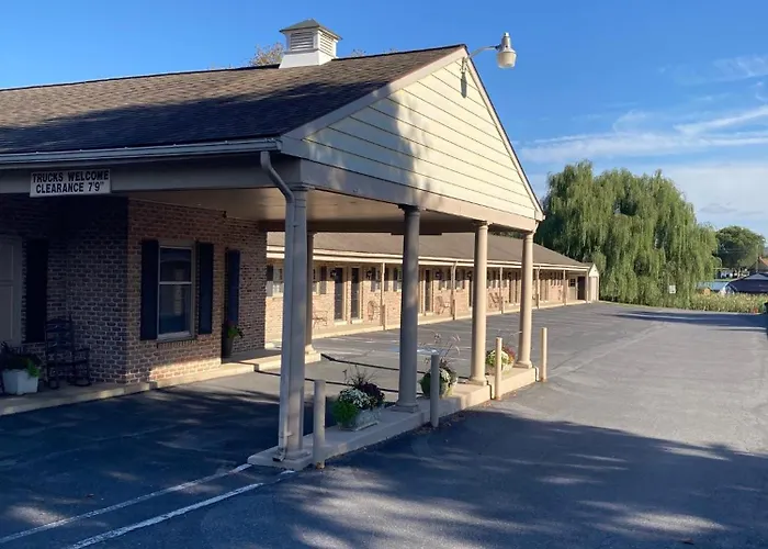 Country Squire Inn And Suites