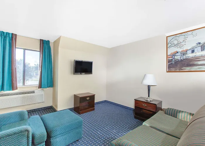 Super 8 By Wyndham Sallisaw