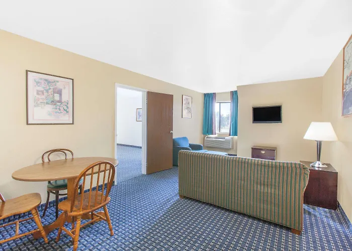 Super 8 By Wyndham Sallisaw