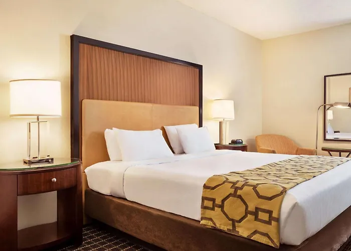 Belmont Inn & Suites