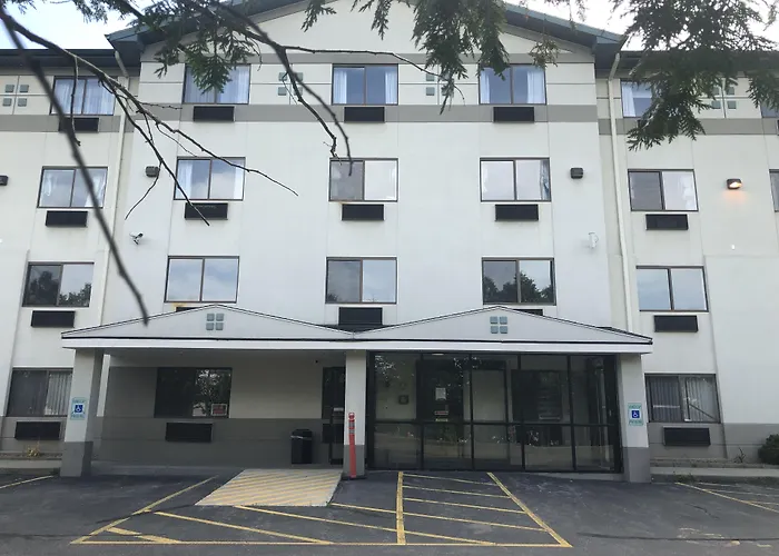Super 8 By Wyndham Manchester Airport