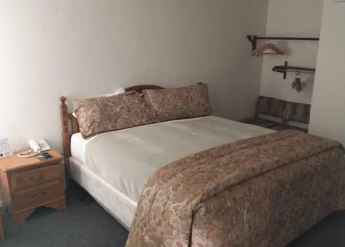 Travelers Beach Inn