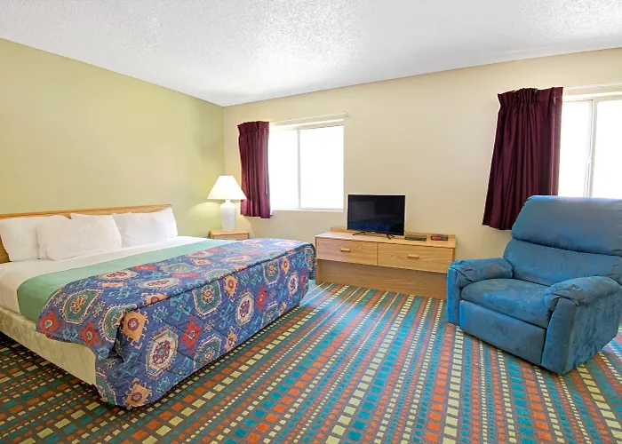 Super 8 By Wyndham Belen Nm