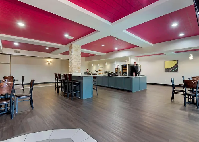 Best Western Plus Arlington North Hotel & Suites