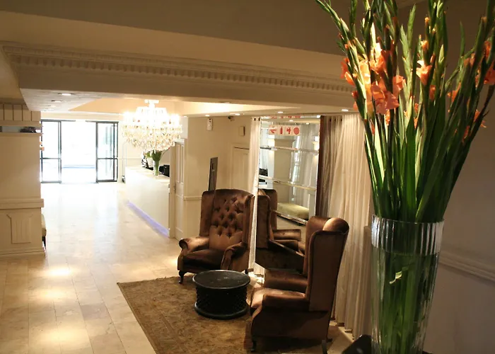 Manhattan Hotel