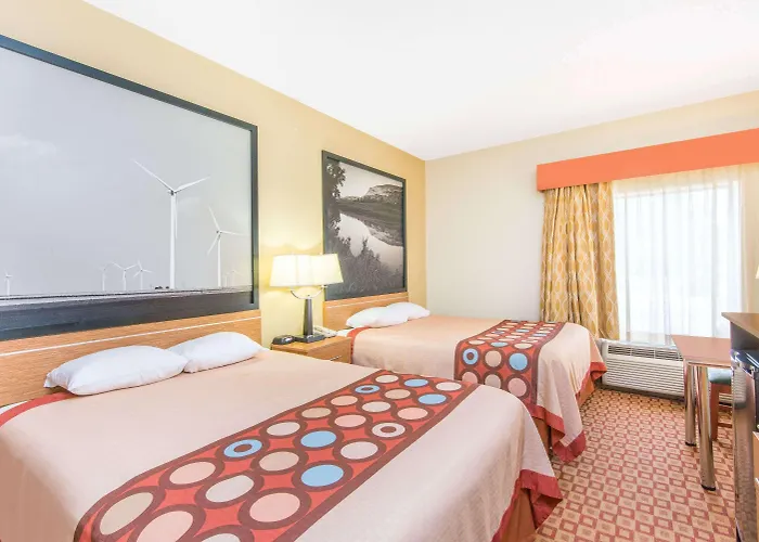 Super 8 By Wyndham Wichita South